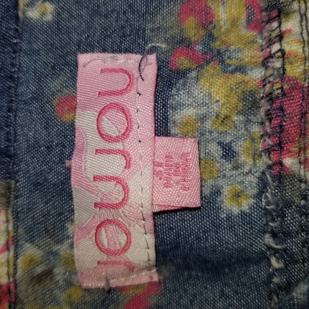 Vest - Picture 2 of 3